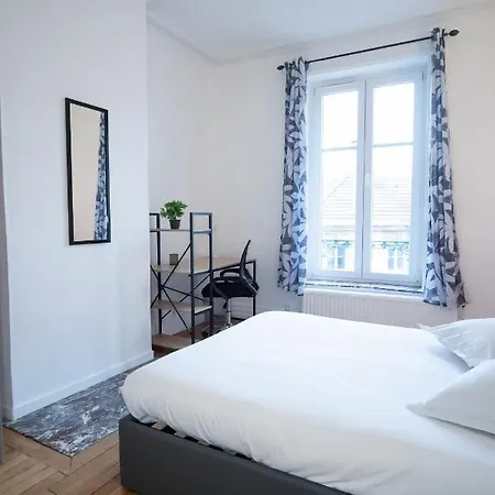 Apartment Double Fabriques, 2 Bedrooms, Central, Parking Nearby, Self Checkin *