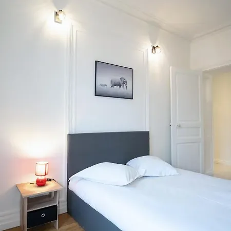 Double Fabriques, 2 Bedrooms, Central, Parking Nearby, Self Checkin Apartment Nancy