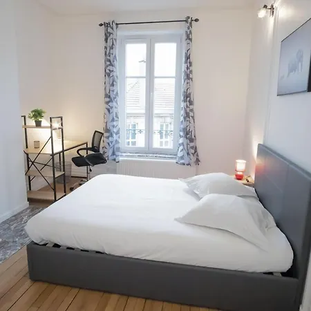 Apartment Double Fabriques, 2 Bedrooms, Central, Parking Nearby, Self Checkin