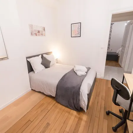 Double Fabriques, 2 Bedrooms, Central, Parking Nearby, Self Checkin