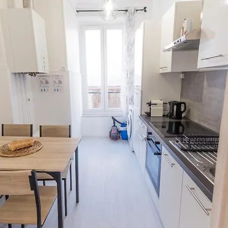 Double Fabriques, 2 Bedrooms, Central, Parking Nearby, Self Checkin Apartment *
