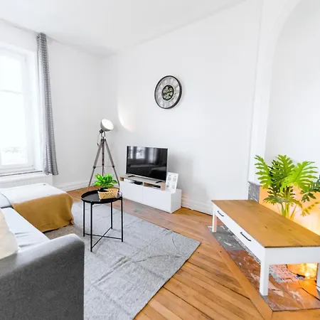 Apartment Double Fabriques, 2 Bedrooms, Central, Parking Nearby, Self Checkin