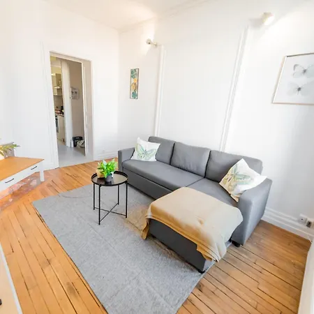 Double Fabriques, 2 Bedrooms, Central, Parking Nearby, Self Checkin Apartment *