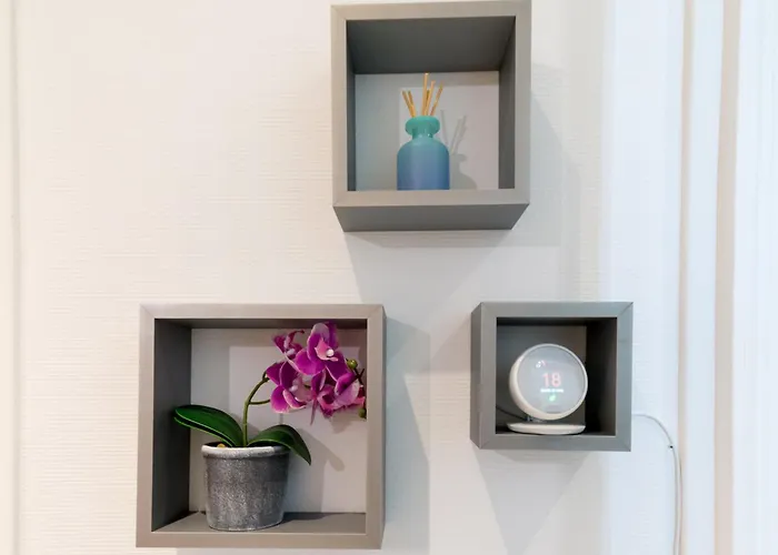 Double Fabriques, 2 Bedrooms, Central, Parking Nearby, Self Checkin