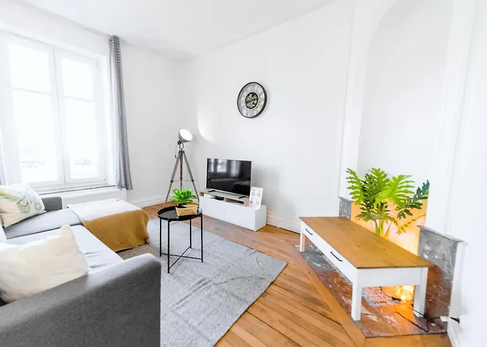 Apartment Double Fabriques, 2 Bedrooms, Central, Parking Nearby, Self Checkin